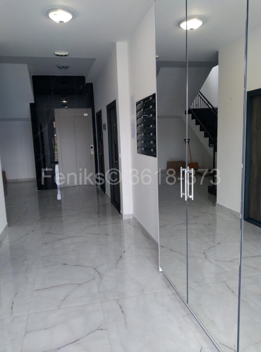 Stan na prodaju u Beogradu, Surčin, jednoiposoban, 38m2, cena 77000 evra