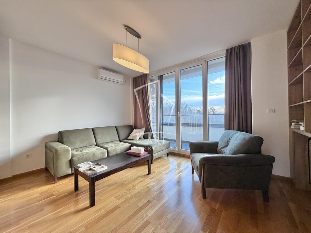 Stan na prodaju u Beogradu, Višnjička banja, trosoban, 80m2, cena 296000 evra