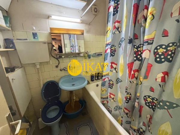 Stan na prodaju u Beogradu, Zvezdara, trosoban, 73m2, cena 182500 evra