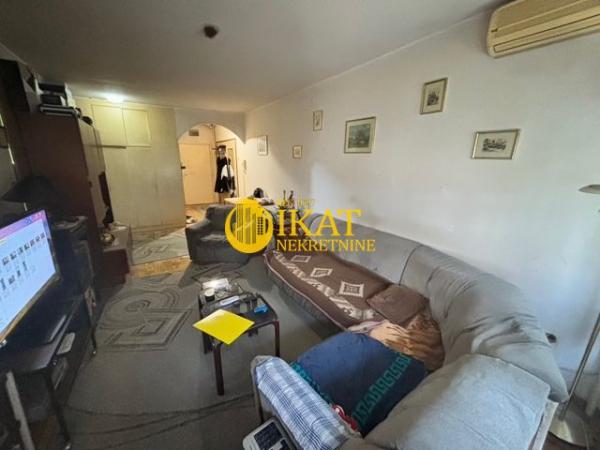 Stan na prodaju u Beogradu, Zvezdara, trosoban, 73m2, cena 182500 evra