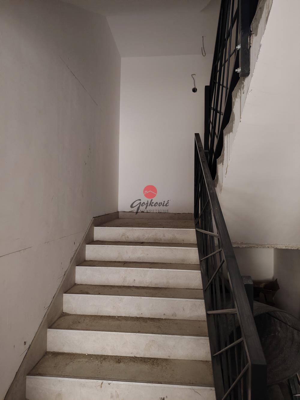 Stan na prodaju u Beogradu, Mirijevo, dvoiposoban, 54m2, cena 124095 evra