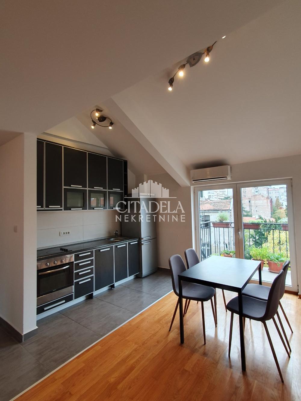 Stan na prodaju u Beogradu, Stari grad, trosoban, 55m2, cena 330000 evra