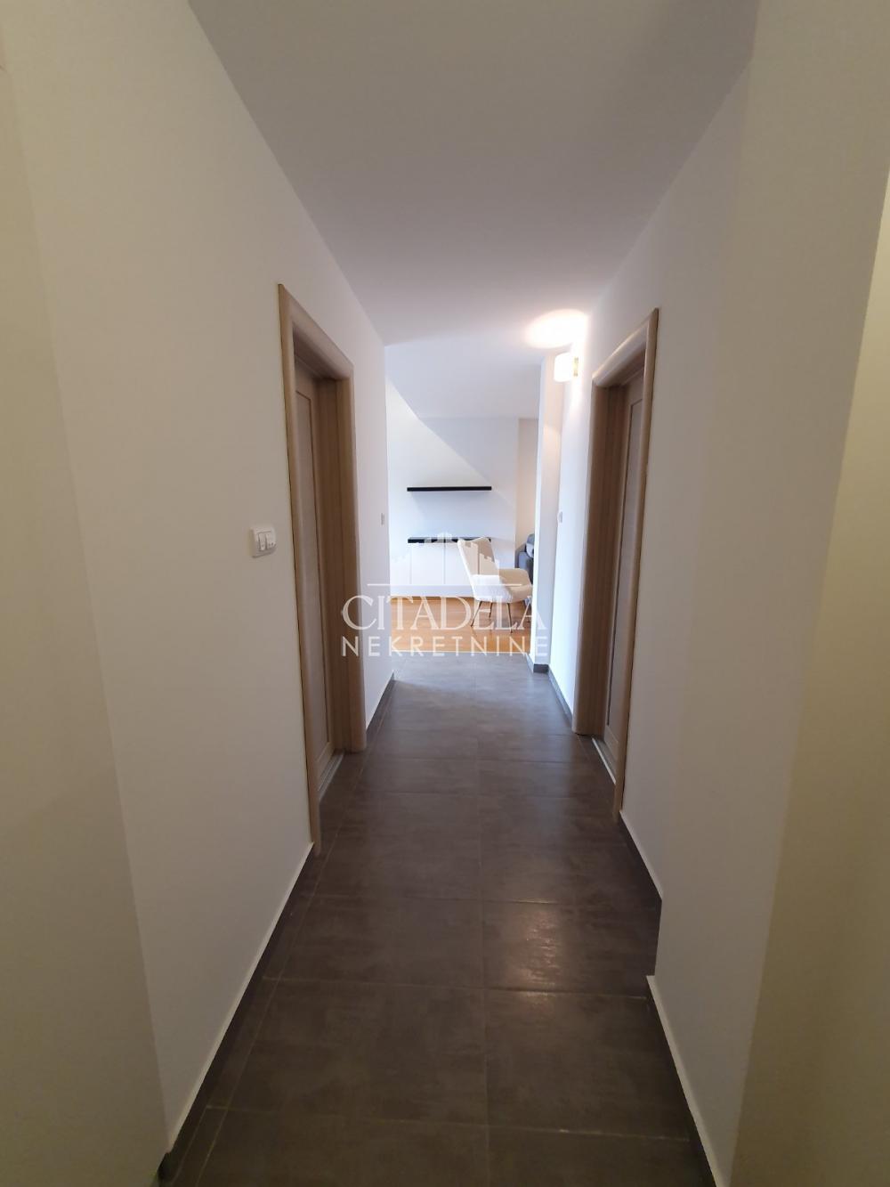 Stan na prodaju u Beogradu, Stari grad, trosoban, 55m2, cena 330000 evra