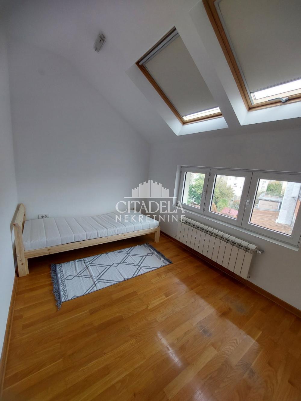 Stan na prodaju u Beogradu, Stari grad, trosoban, 55m2, cena 330000 evra