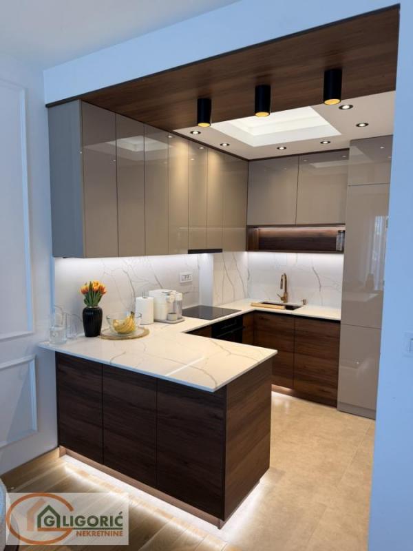 Stan na prodaju u Beogradu, Čubura, 152m2, cena 960000 evra