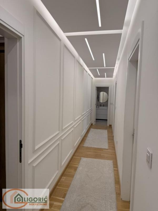 Stan na prodaju u Beogradu, Čubura, 152m2, cena 960000 evra