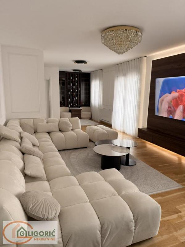 Stan na prodaju u Beogradu, Čubura, 152m2, cena 960000 evra