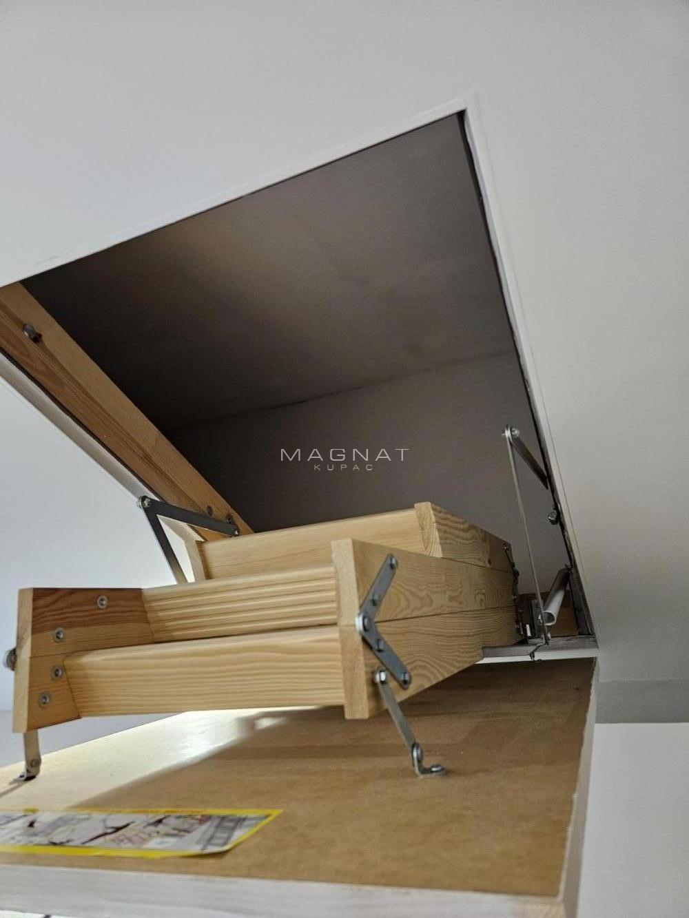 Stan na prodaju u Beogradu, Zemun, trosoban, 59m2, cena 159000 evra