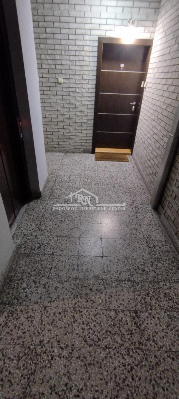 Stan na prodaju u Beogradu, Vukov spomenik, jednosoban, 47m2, cena 184000 evra