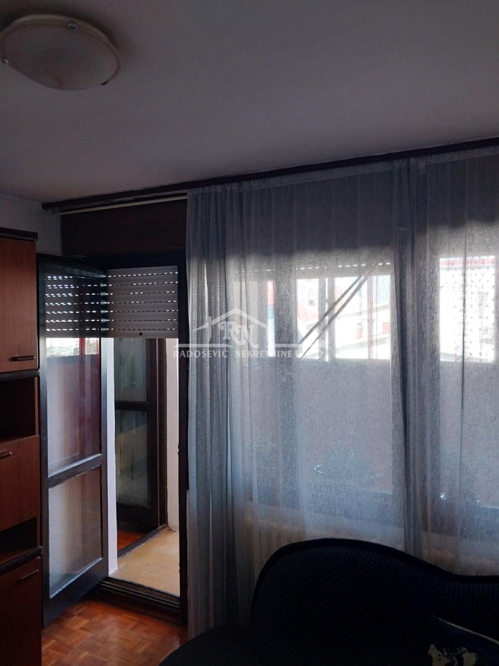 Stan na prodaju u Beogradu, Rakovica, troiposoban, 92m2, cena 230000 evra