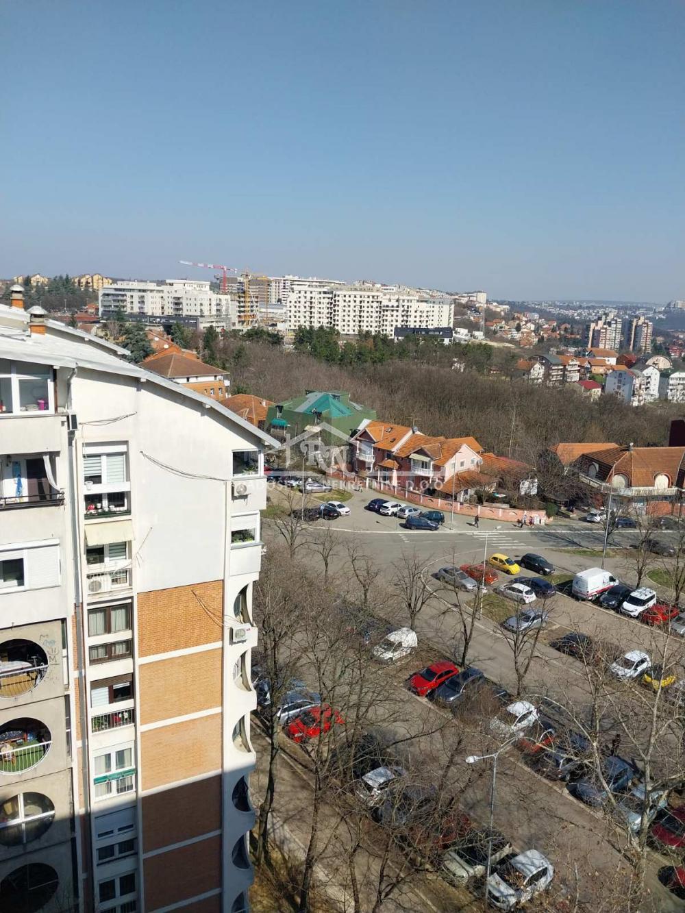 Stan na prodaju u Beogradu, Rakovica, troiposoban, 92m2, cena 230000 evra