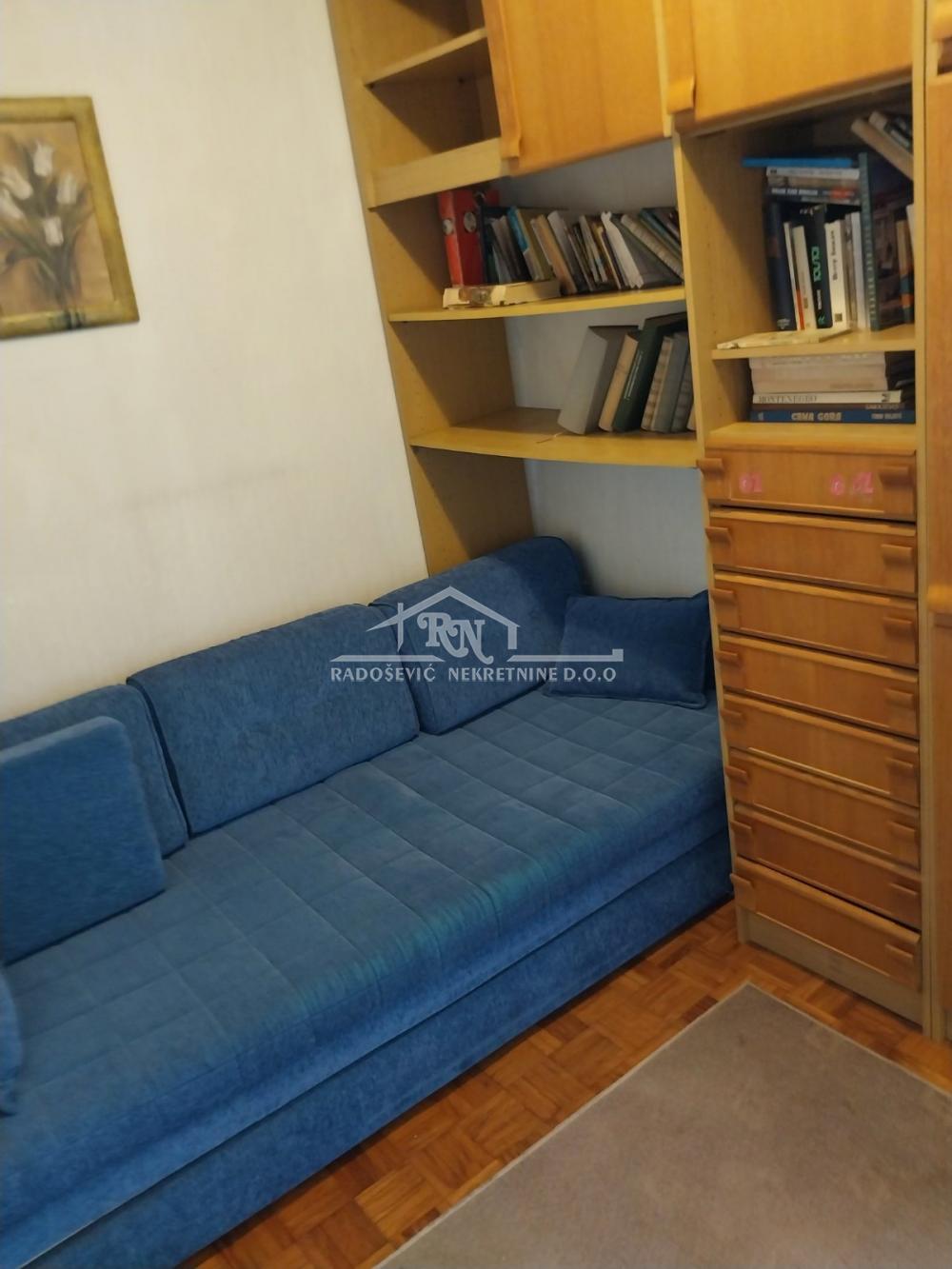 Stan na prodaju u Beogradu, Rakovica, troiposoban, 92m2, cena 230000 evra