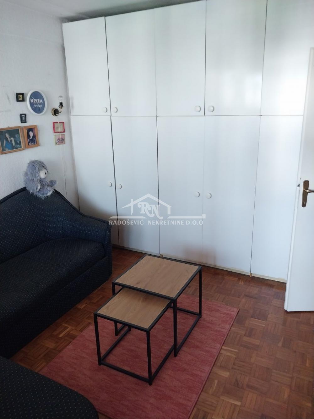 Stan na prodaju u Beogradu, Rakovica, troiposoban, 92m2, cena 230000 evra