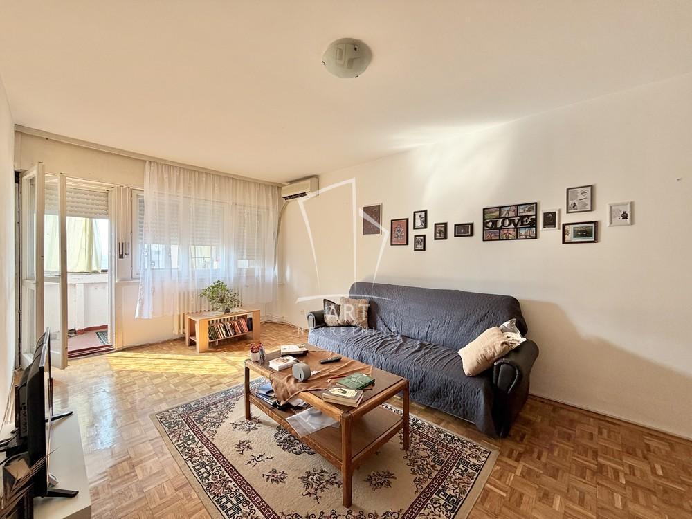 Stan na prodaju u Beogradu, Novi Beograd blok 45 (TC Enjub), jednoiposoban, 46m2, cena 166000 evra