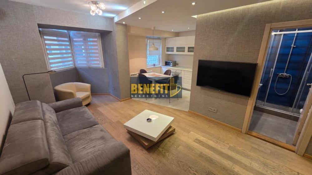 Stan na prodaju u Beogradu, Novi Beograd blok 22, dvosoban, 41m2, cena 205000 evra