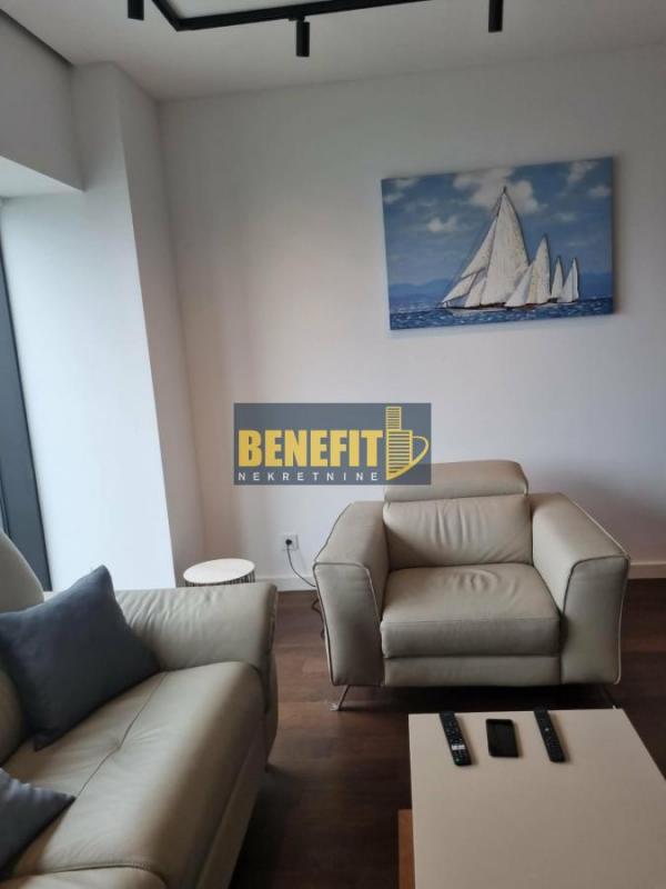 Stan na prodaju u Beogradu, Novi Beograd blok 65, dvosoban, 61m2, cena 375000 evra