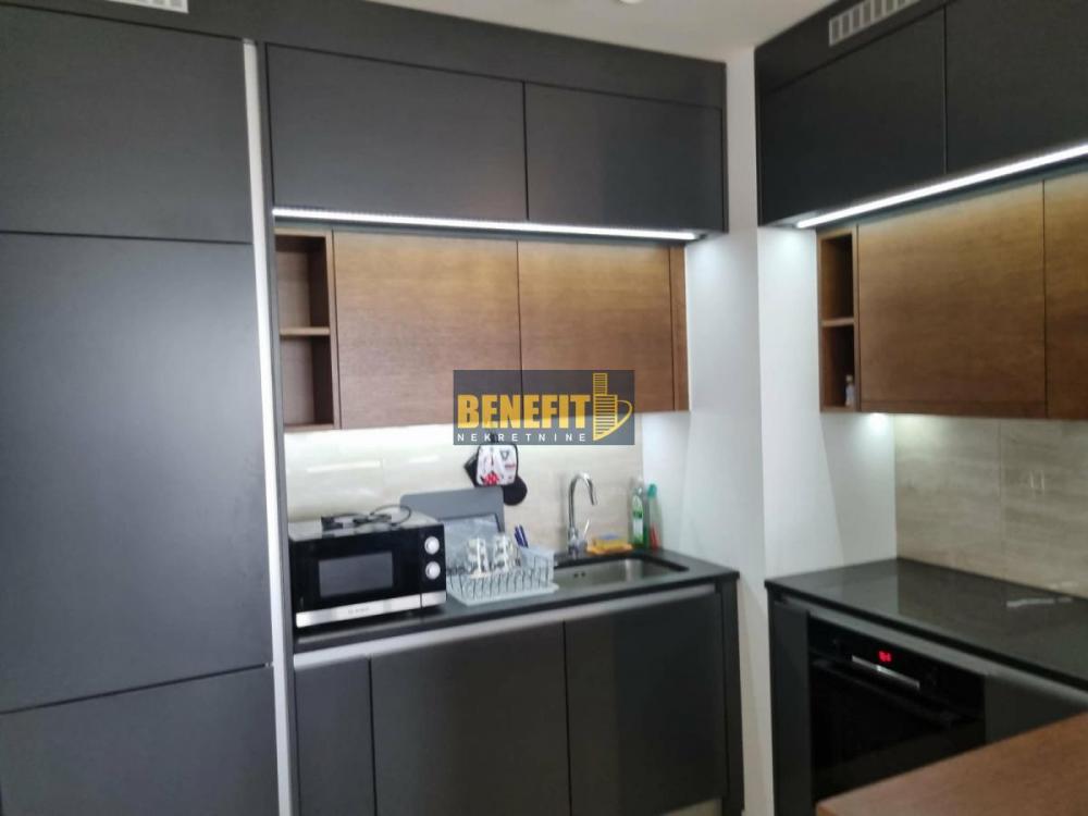 Stan na prodaju u Beogradu, Novi Beograd blok 65, dvosoban, 61m2, cena 375000 evra