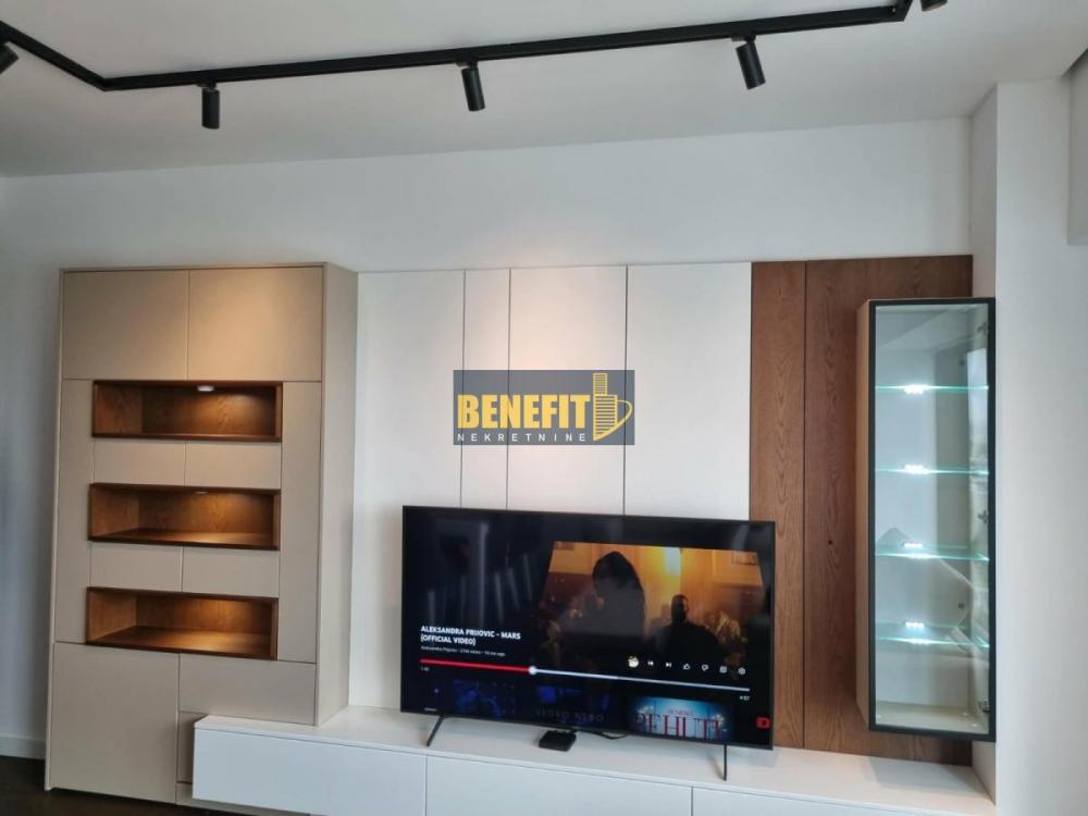 Stan na prodaju u Beogradu, Novi Beograd blok 65, dvosoban, 61m2, cena 375000 evra