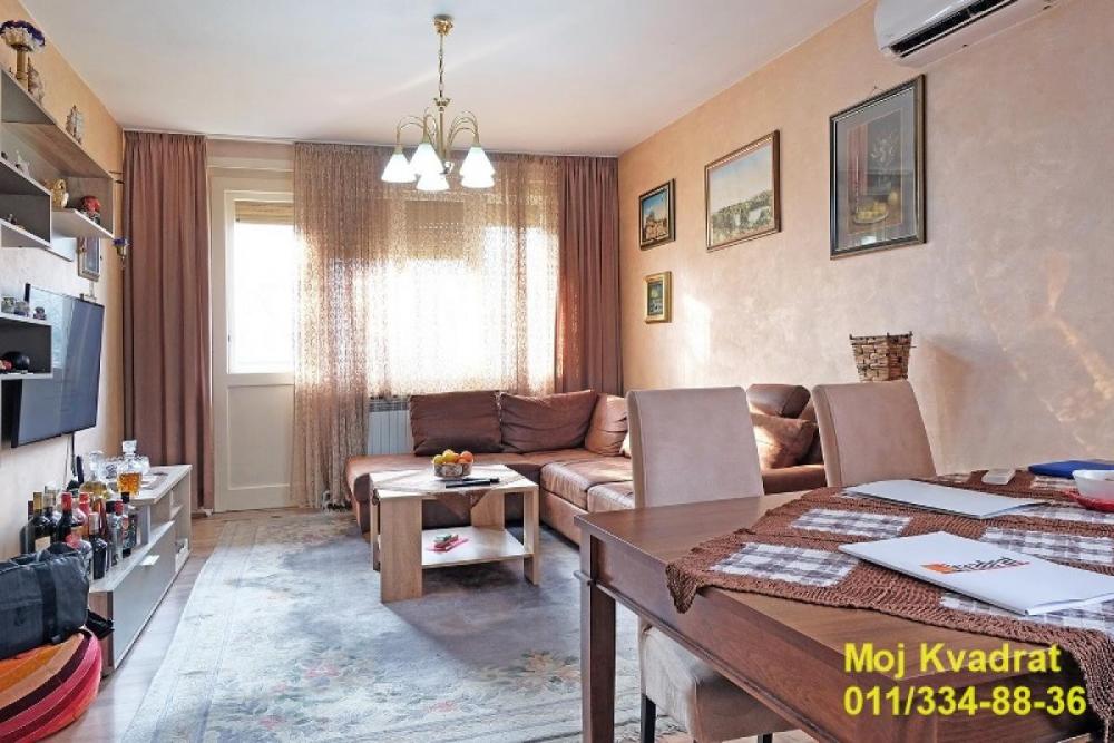 Stan na prodaju u Beogradu, Karaburma, 136m2, cena 278000 evra