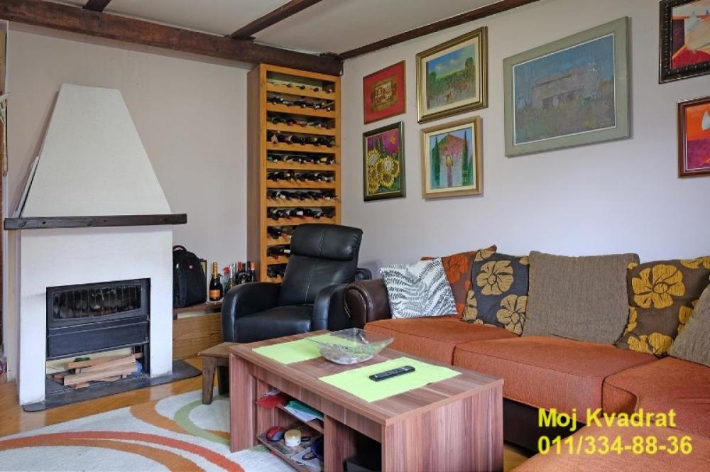 Stan na prodaju u Beogradu, Karaburma, 136m2, cena 278000 evra