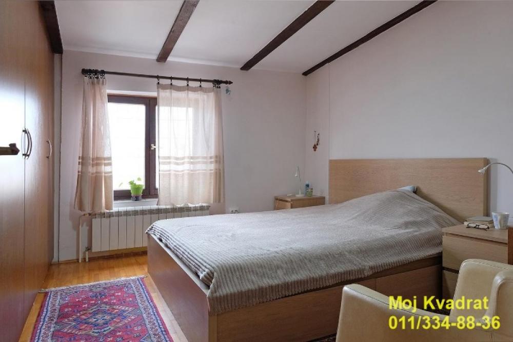 Stan na prodaju u Beogradu, Karaburma, 136m2, cena 278000 evra