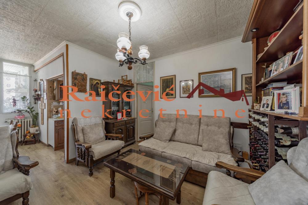 Stan na prodaju u Beogradu, Zemun, dvoiposoban, 62m2, cena 180000 evra