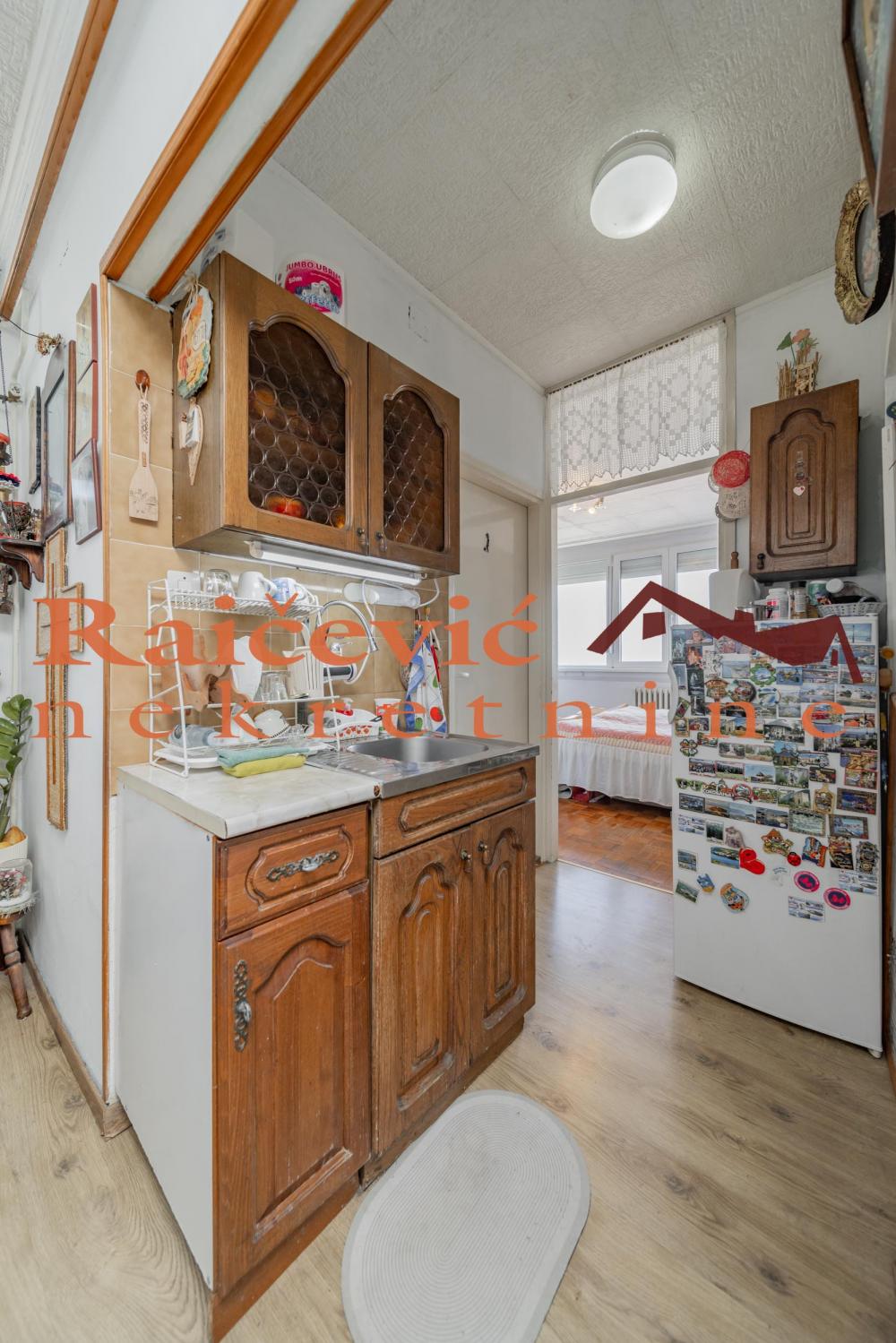 Stan na prodaju u Beogradu, Zemun, dvoiposoban, 62m2, cena 180000 evra