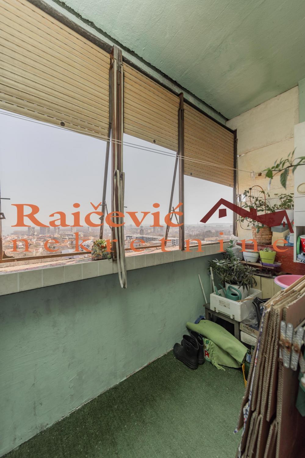 Stan na prodaju u Beogradu, Zemun, dvoiposoban, 62m2, cena 180000 evra