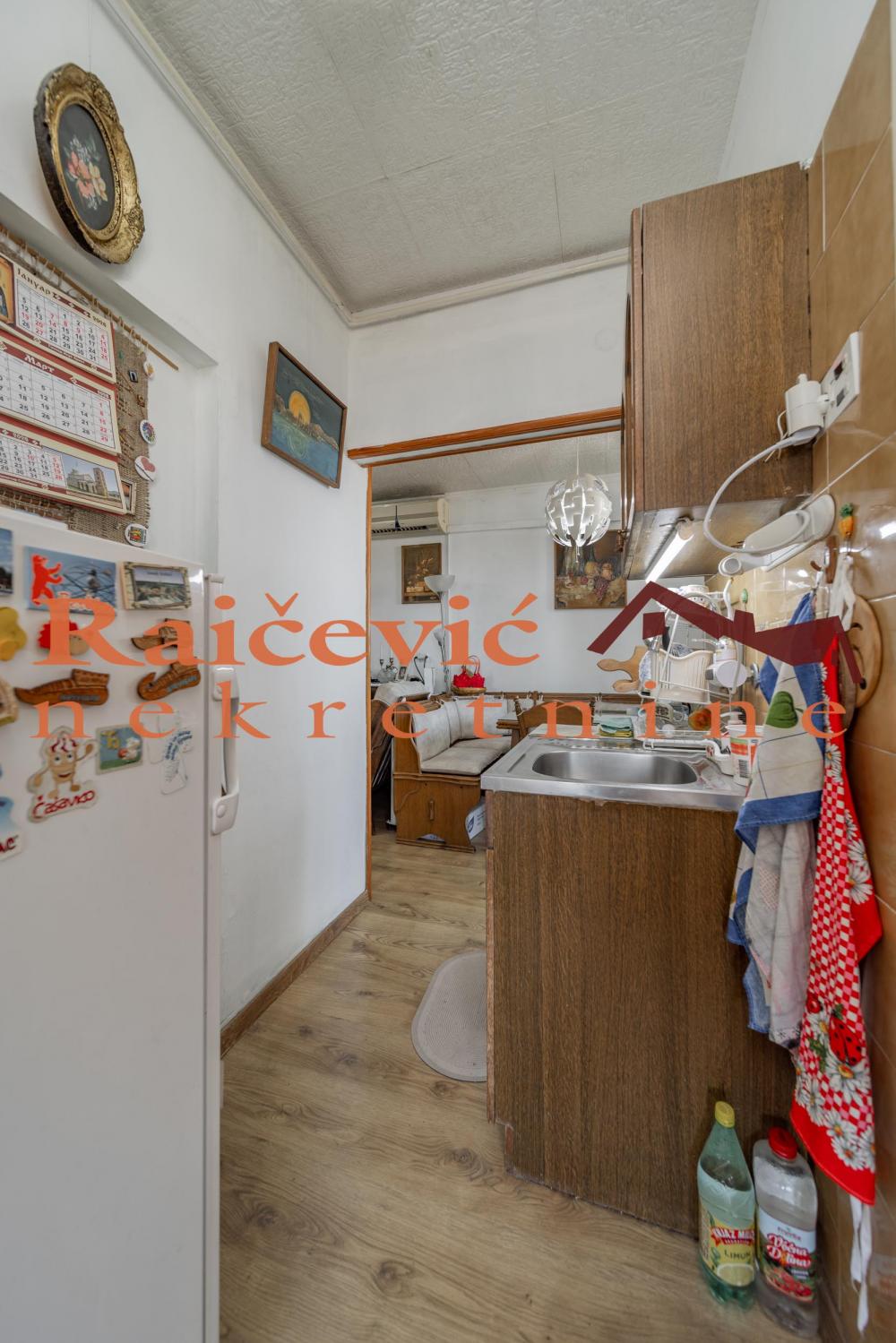 Stan na prodaju u Beogradu, Zemun, dvoiposoban, 62m2, cena 180000 evra