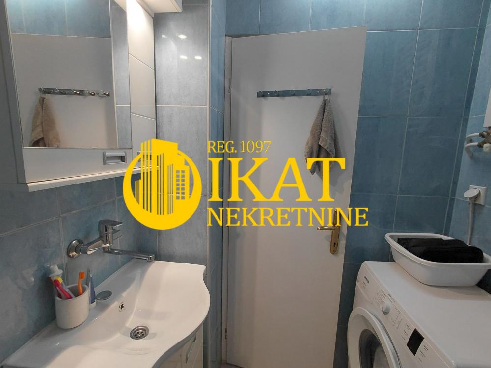 Stan na prodaju u Beogradu, Karaburma, dvosoban, 42m2, cena 120000 evra