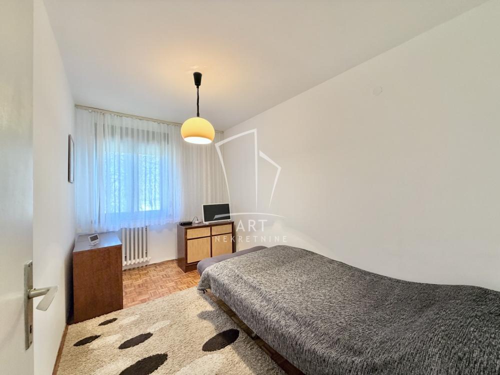 Stan na prodaju u Beogradu, Čukarica, cetvorosoban, 99m2, cena 260000 evra