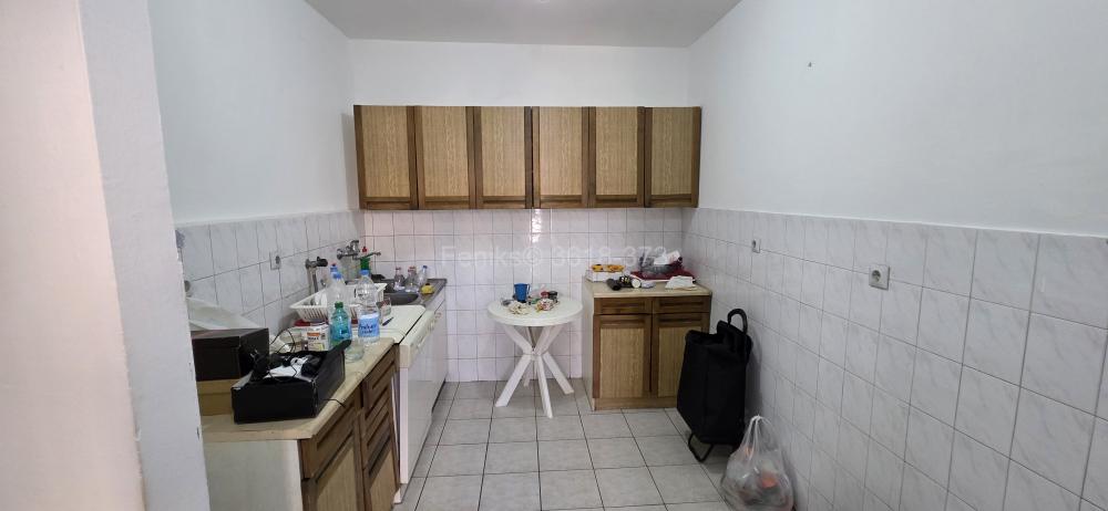 Stan na prodaju u Beogradu, Braće Jerković, dvoiposoban, 70m2, cena 198000 evra