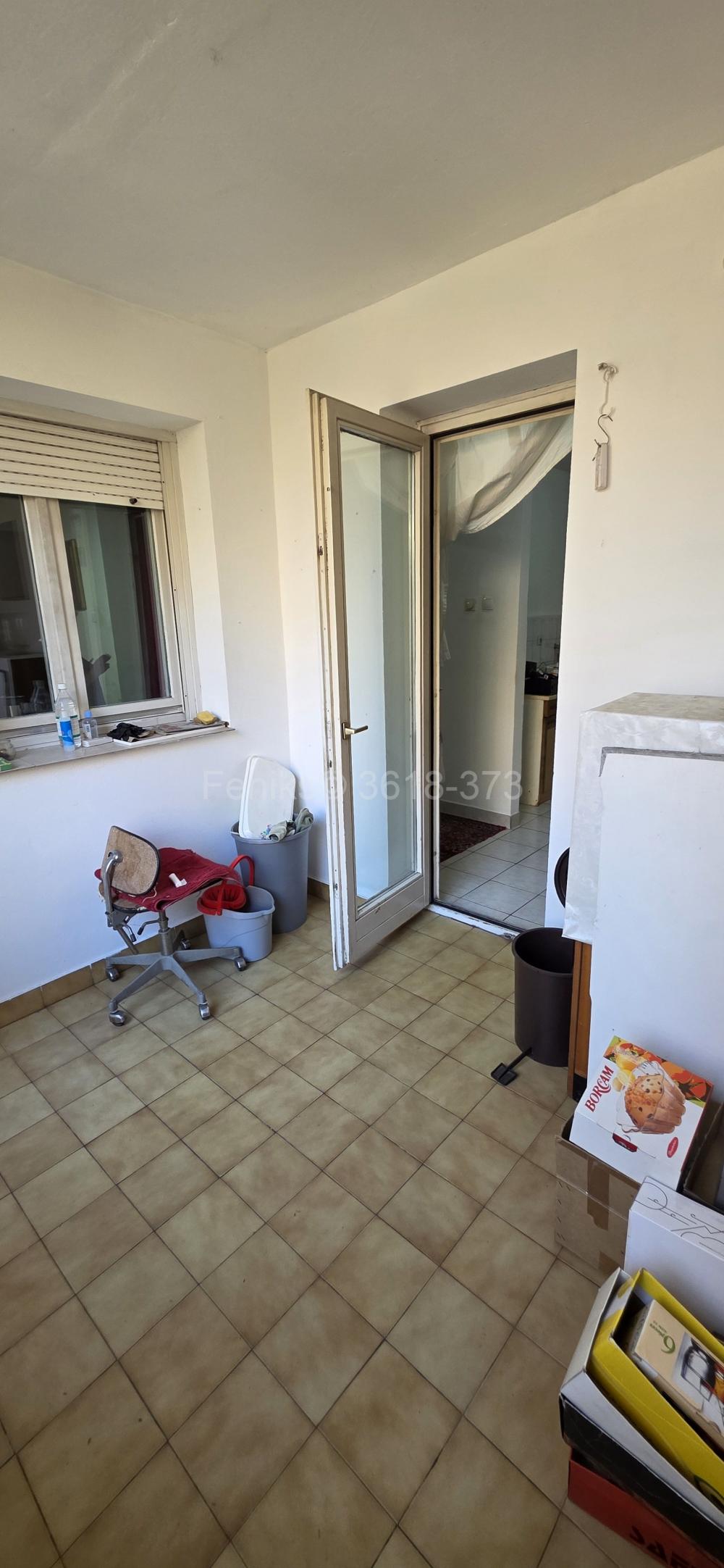 Stan na prodaju u Beogradu, Braće Jerković, dvoiposoban, 70m2, cena 198000 evra