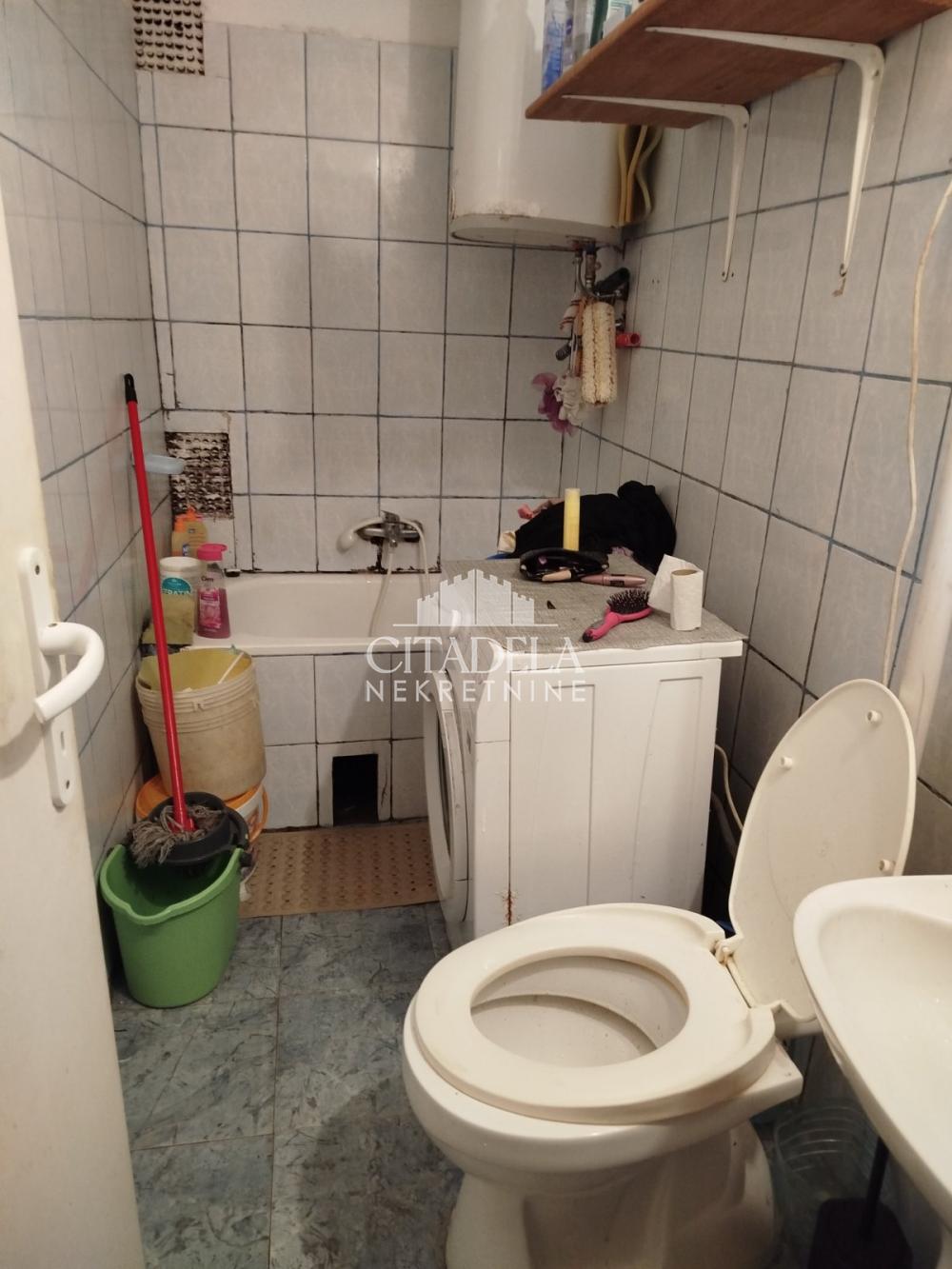 Stan na prodaju u Beogradu, Čukarica, dvoiposoban, 56m2, cena 110000 evra