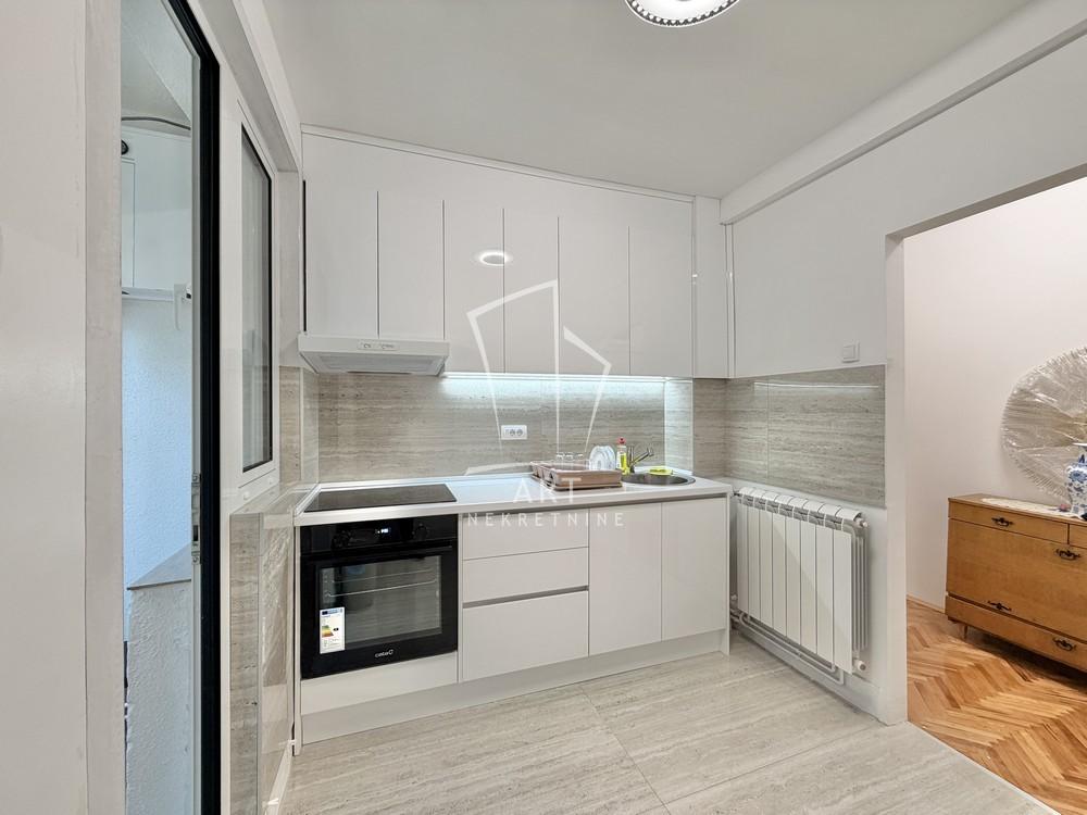 Stan na prodaju u Beogradu, Voždovac, dvosoban, 50m2, cena 199000 evra