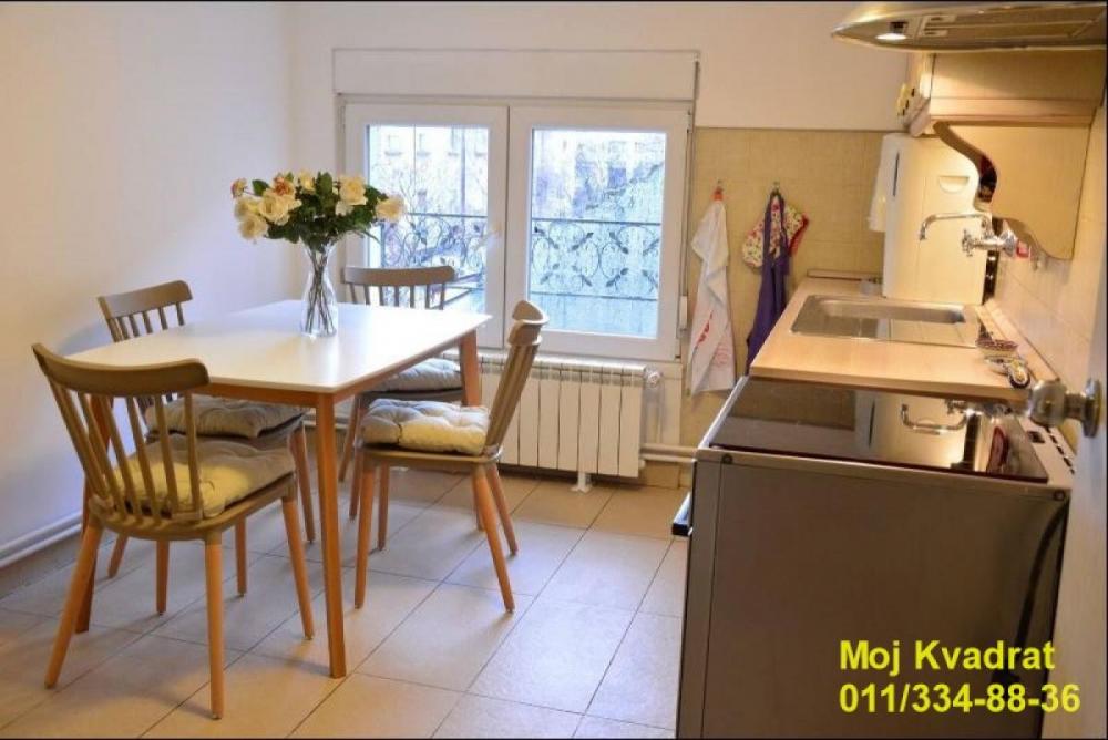 Stan na prodaju u Beogradu, Kalenić pijaca, trosoban, 86m2, cena 340000 evra