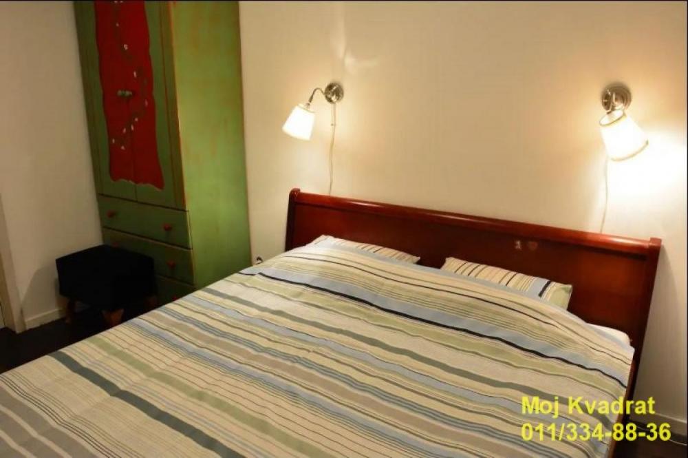 Stan na prodaju u Beogradu, Kalenić pijaca, trosoban, 86m2, cena 340000 evra