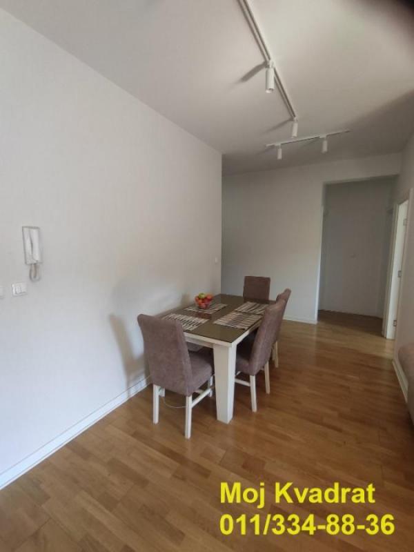 Stan na prodaju u Beogradu, Karaburma, troiposoban, 74m2, cena 305000 evra