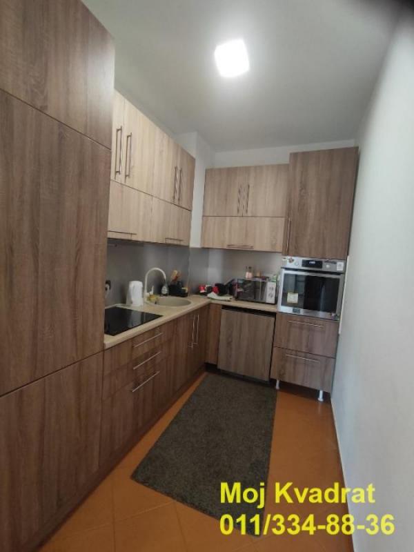 Stan na prodaju u Beogradu, Karaburma, troiposoban, 74m2, cena 305000 evra