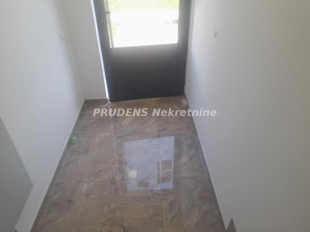 Stan na prodaju u Beogradu, Jakovo, jednoiposoban, 42m2, cena 87500 evra