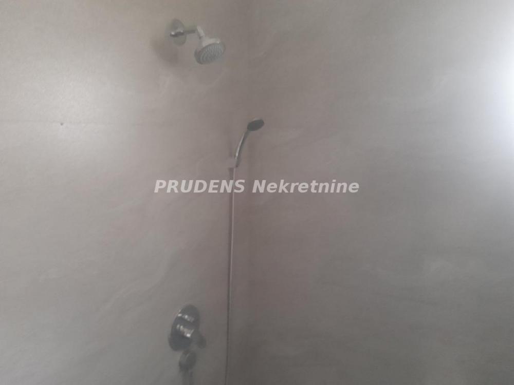 Stan na prodaju u Beogradu, Jakovo, jednoiposoban, 42m2, cena 87500 evra