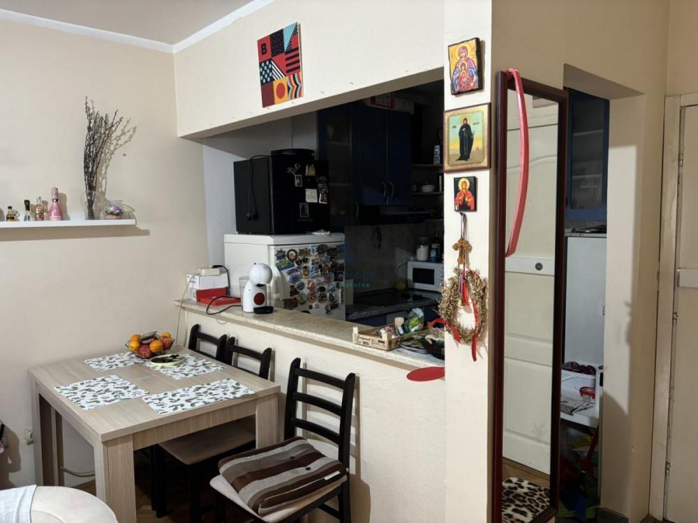 Stan na prodaju u Beogradu, Karaburma, jednoiposoban, 39m2, cena 138500 evra