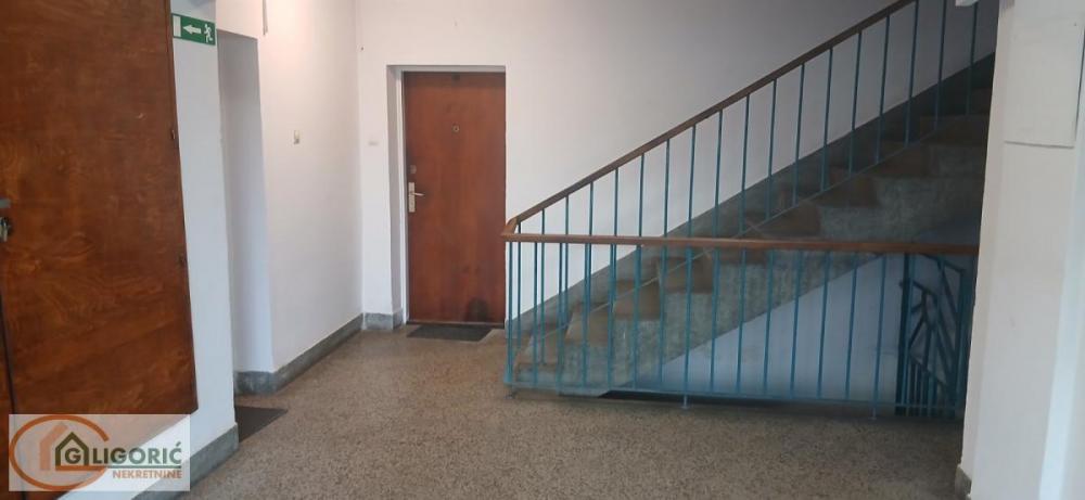 Stan na prodaju u Beogradu, Zemun, jednoiposoban, 38m2, cena 87000 evra