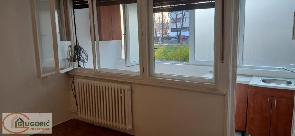 Stan na prodaju u Beogradu, Zemun, jednoiposoban, 38m2, cena 87000 evra