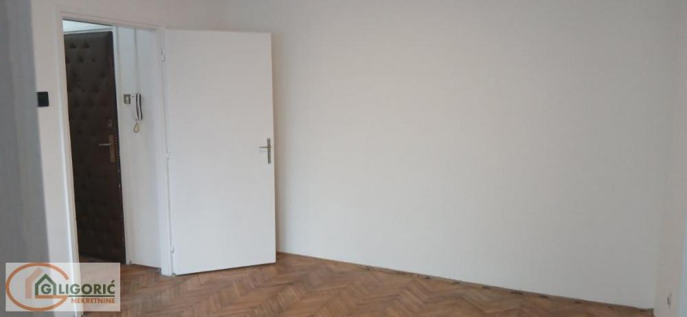 Stan na prodaju u Beogradu, Zemun, jednoiposoban, 38m2, cena 87000 evra