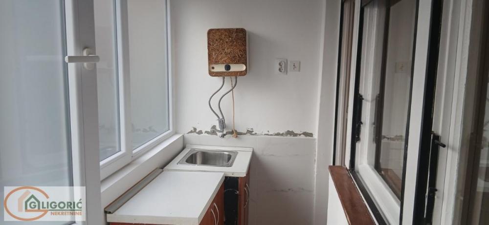 Stan na prodaju u Beogradu, Zemun, jednoiposoban, 38m2, cena 87000 evra