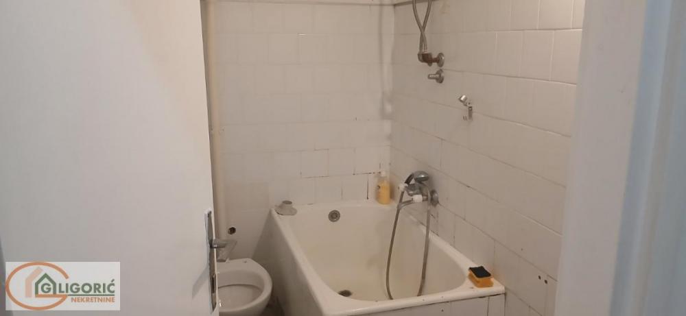 Stan na prodaju u Beogradu, Zemun, jednoiposoban, 38m2, cena 87000 evra