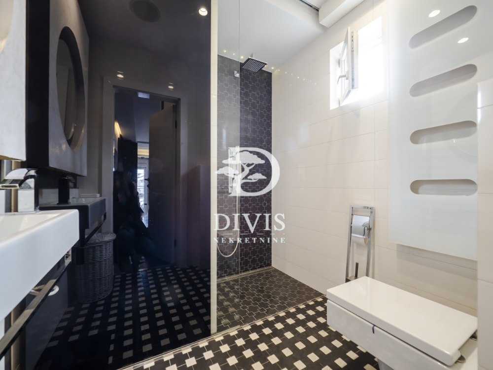 Stan na prodaju u Beogradu, Crveni Krst, cetvorosoban, 117m2, cena 425000 evra