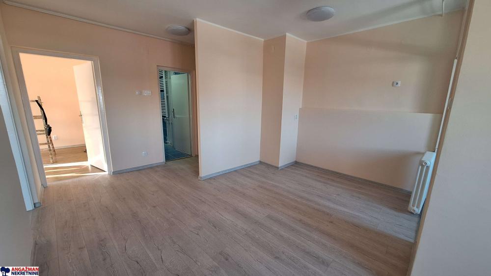 Stan na prodaju u Beogradu, Kumodraž, dvoiposoban, 59m2, cena 162000 evra