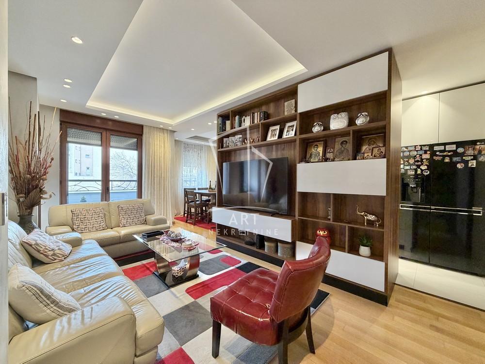 Stan na prodaju u Beogradu, Crveni Krst, cetvorosoban, 88m2, cena 380000 evra